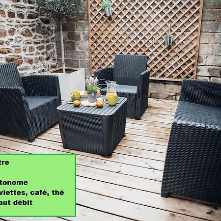 Superbe Appartement Avec Terrasse Au Calme Ernée Екстериор снимка