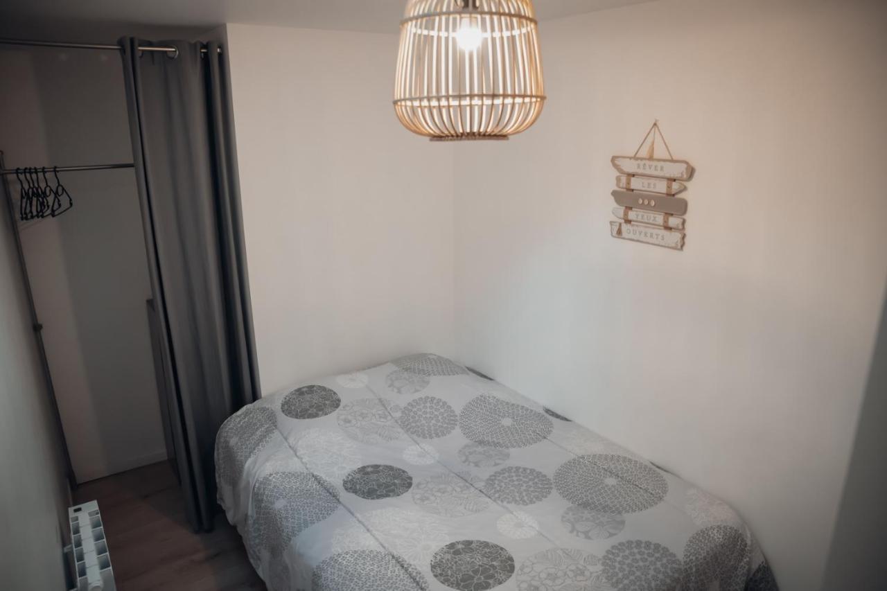 Superbe Appartement Avec Terrasse Au Calme Ernée Екстериор снимка