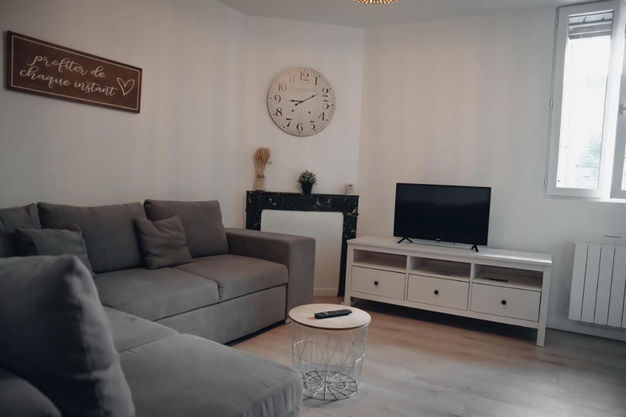 Superbe Appartement Avec Terrasse Au Calme Ernée Екстериор снимка