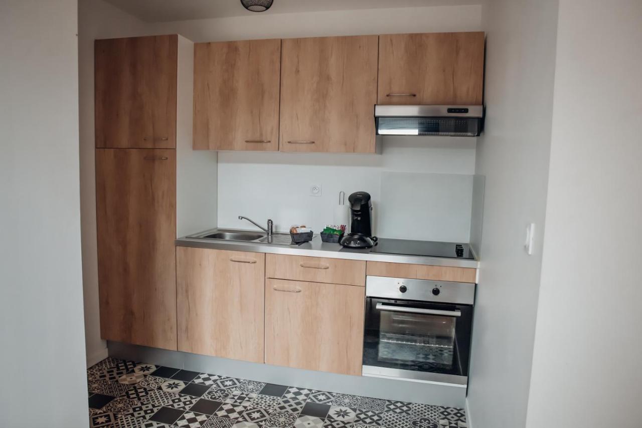 Superbe Appartement Avec Terrasse Au Calme Ernée Екстериор снимка