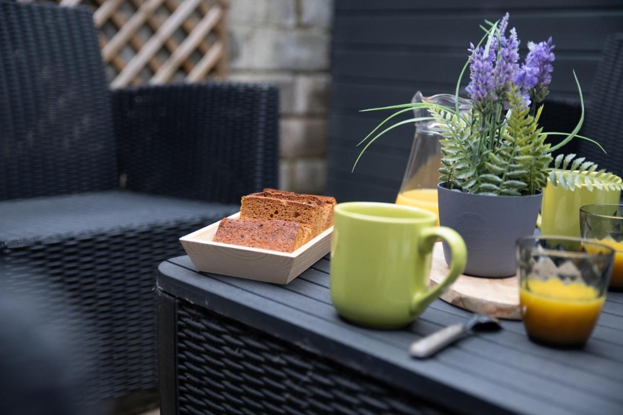 Superbe Appartement Avec Terrasse Au Calme Ernée Екстериор снимка