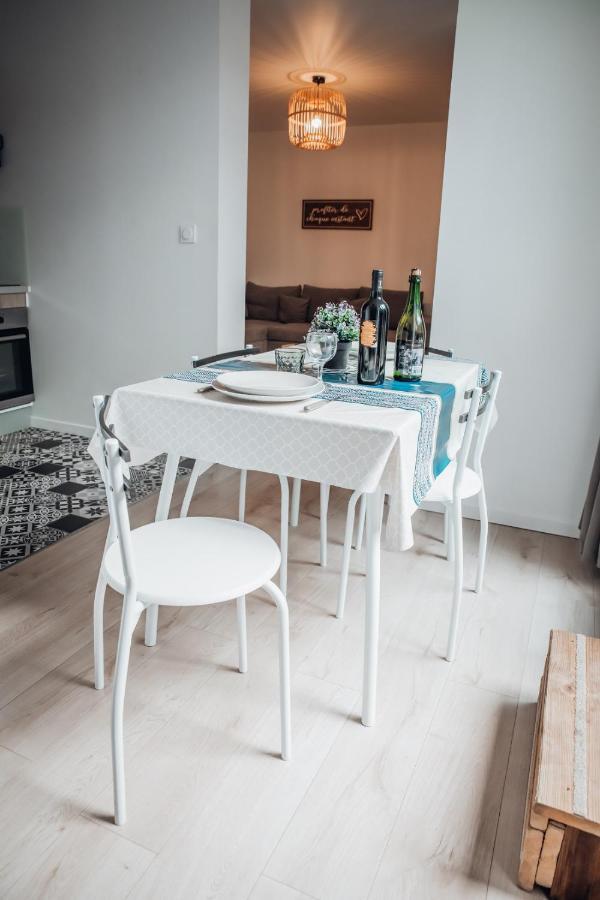 Superbe Appartement Avec Terrasse Au Calme Ernée Екстериор снимка