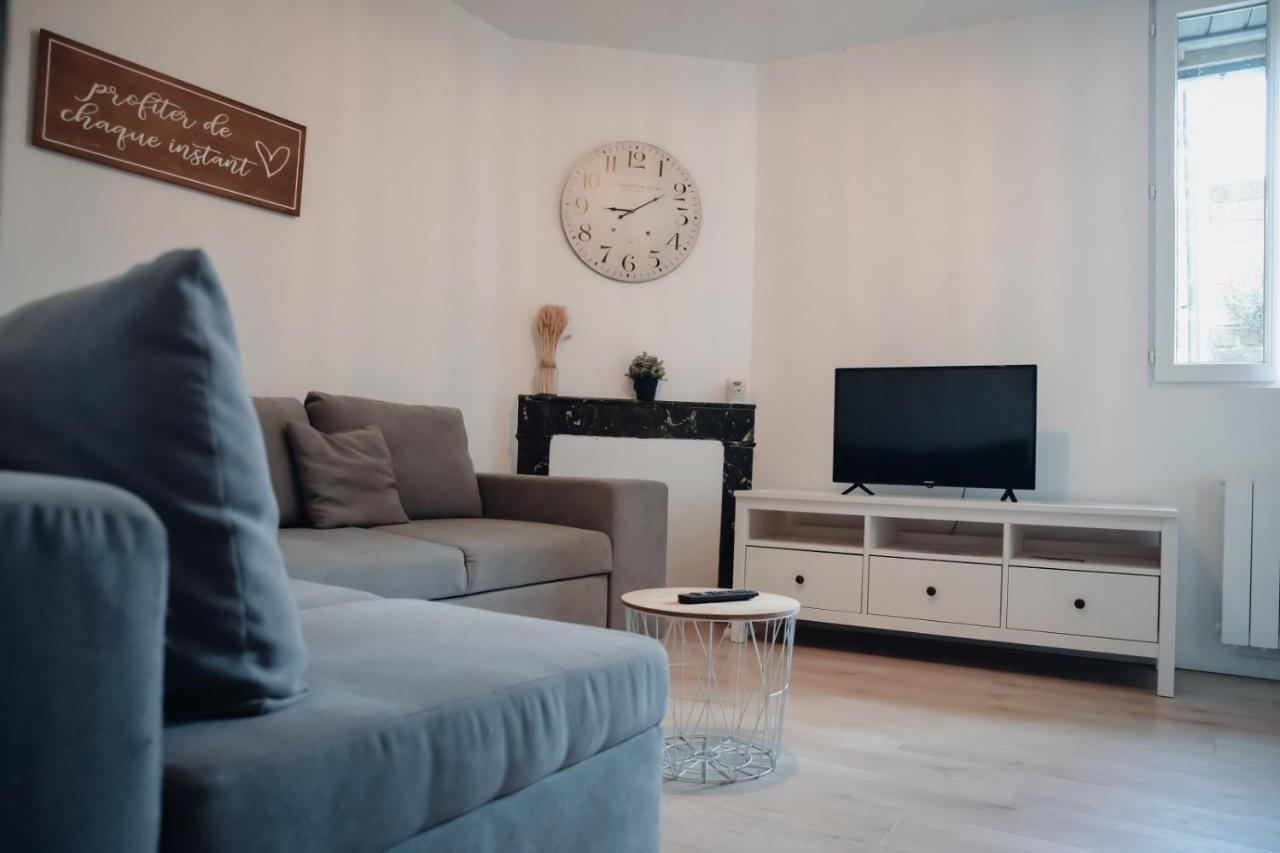 Superbe Appartement Avec Terrasse Au Calme Ernée Екстериор снимка