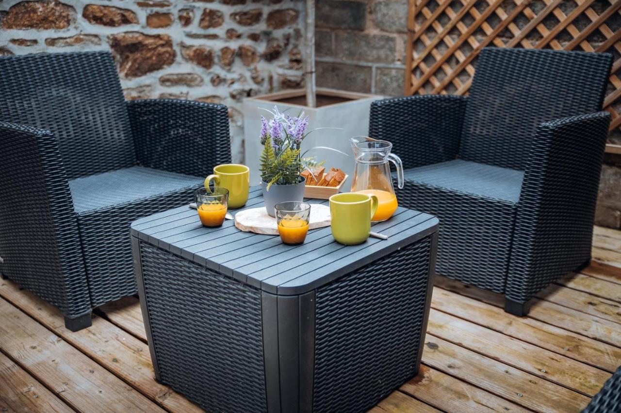 Superbe Appartement Avec Terrasse Au Calme Ernée Екстериор снимка