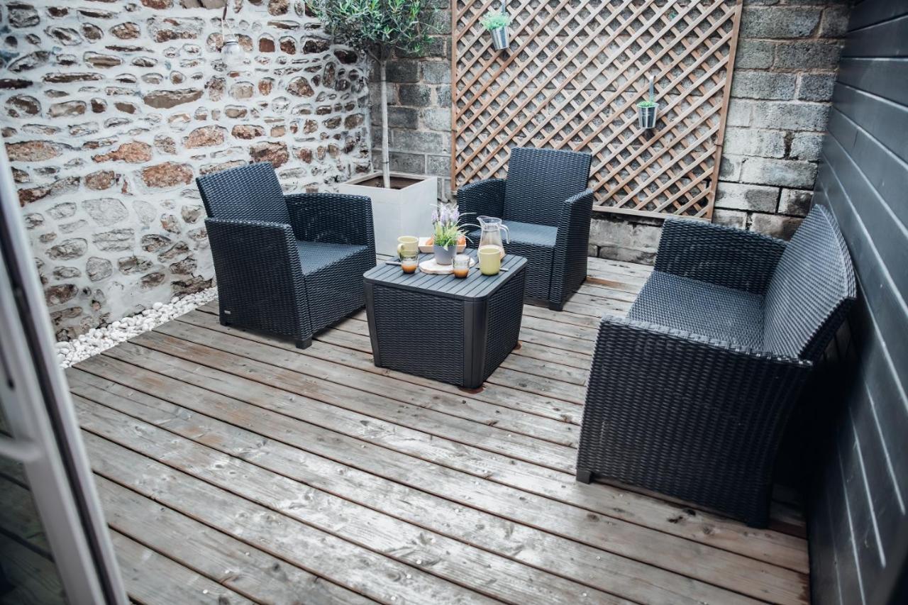Superbe Appartement Avec Terrasse Au Calme Ernée Екстериор снимка